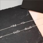 Pulsera script dos nombres