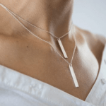 COLLAR PLACA VERTICAL GRABADA