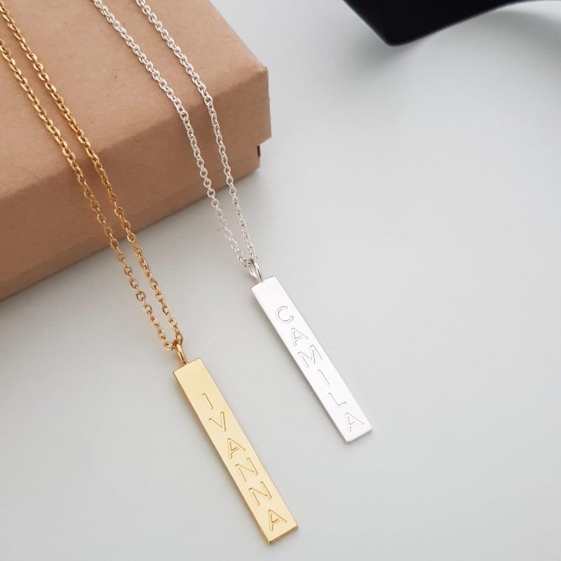 COLLAR PLACA VERTICAL NOMBRE