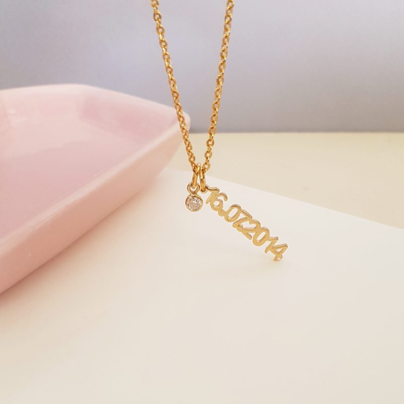 COLLAR FECHA CALADA + ZIRCONIA