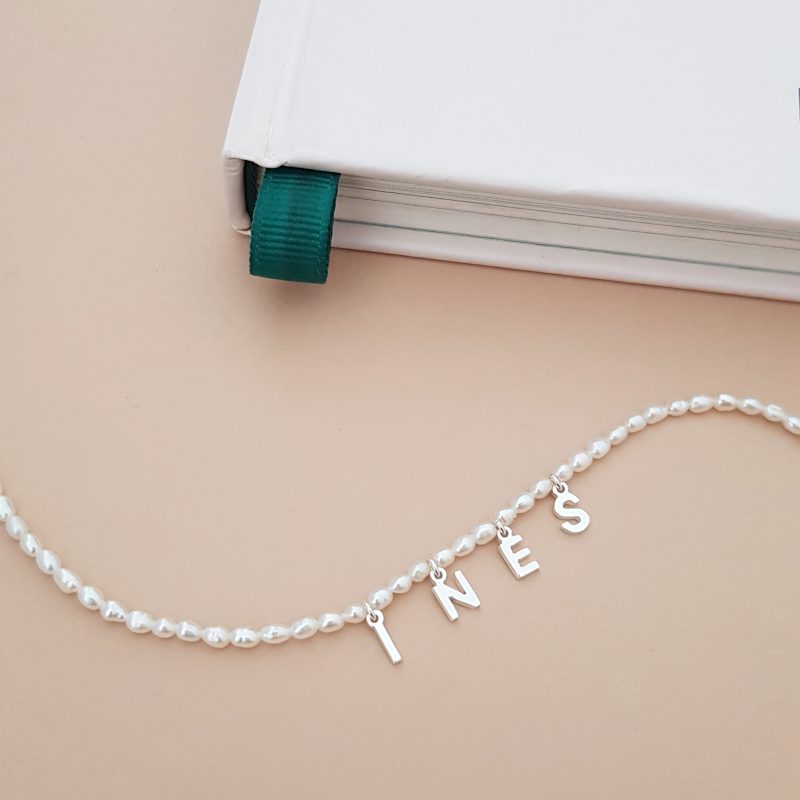 COLLAR PERLAS INICIALES BOLD MINI
