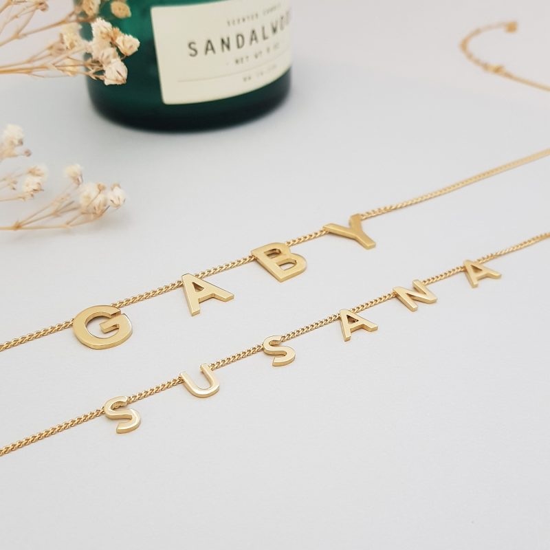 COLLAR BOLD INICIALES GRANDE