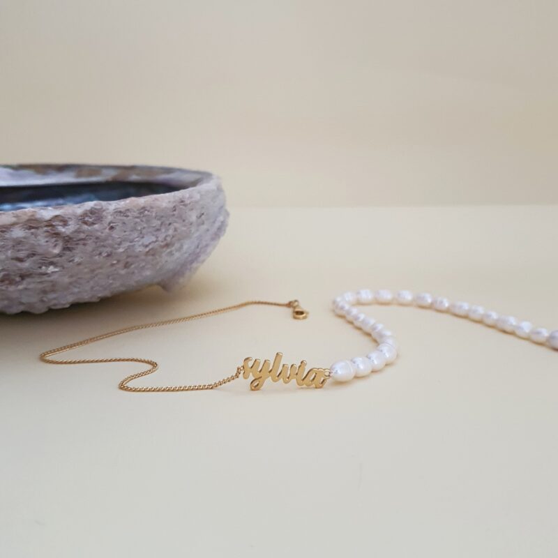 COLLAR UN NOMBRE HALF BARBADA